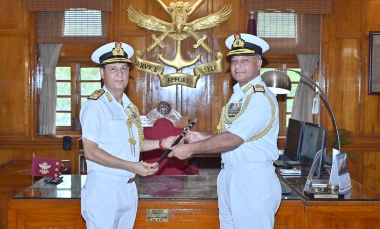वाइस एडमिरल गुरचरण सिंह ने राष्ट्रीय रक्षा अकादमी के कमांडेंट का पदभार संभाला