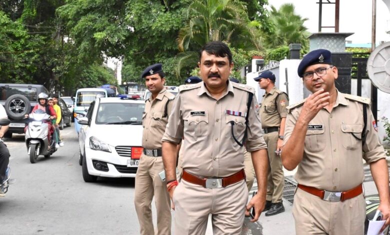 यातायात व्यवस्था का जायजा लेने ग्राउंड जीरो पर उतरे एसएसपी