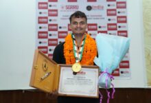 एसजीआरआर विश्वविद्यालय के योग छात्र उत्तम अग्रहरि ने ताड़ासन का बनाया राष्ट्रीय रिकार्ड