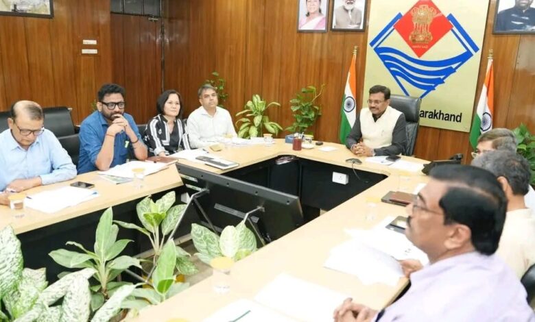 Uttarakhand News: योगा डे 2025 की तैयारियों को लेकर मुख्य सचिव की समीक्षा बैठक…
