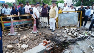 सीएम धामी ने रायपुर में अतिवृष्टि से प्रभावित क्षेत्रों का स्थलीय निरीक्षण किया