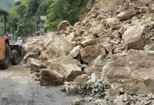 भूस्खलन से चार घंटे ठप रहा  टिहरी-घनसाली मार्ग
