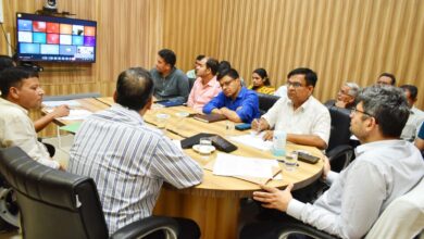 मतदान दलों को समय पर सुरक्षित रूप से मतदेय स्थलों तक पहुंचाना सर्वोच्च प्राथमिकता : DM