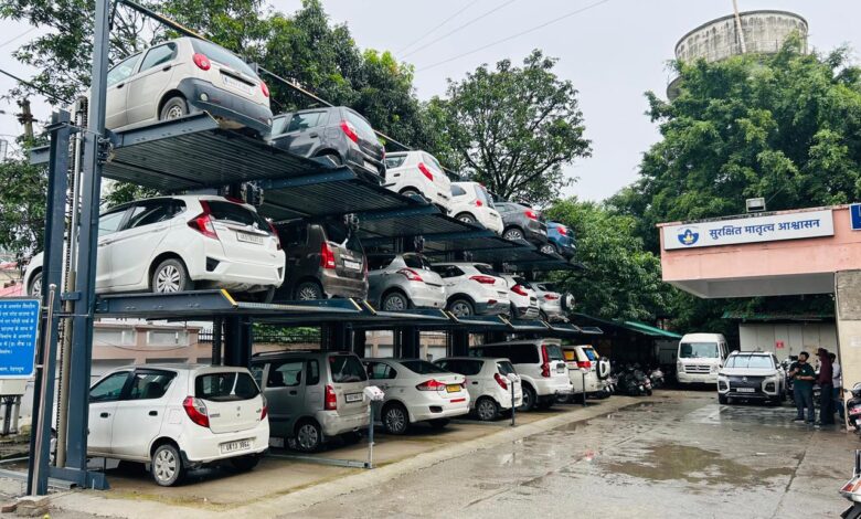 तिब्बती मार्केट में 132, परेड ग्राउंड में 96 और कोरोनेशन में 18 वाहन क्षमता की ऑटोमेटिक पार्किंग बनकर तैयार तिब्बती मार्केट में 132, परेड ग्राउंड में 96 और कोरोनेशन में 18 वाहन क्षमता की ऑटोमेटिक पार्किंग बनकर तैयार