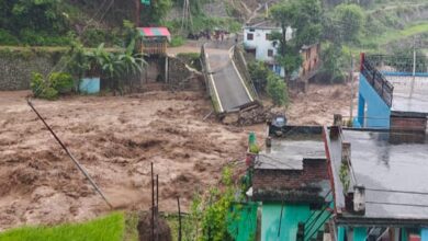 उत्तराखंड में भारी बारिश से तबाही: सड़कें बंद, पुल टूटे, सैकड़ों गांवों का संपर्क कटा