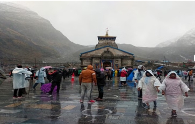 भारी बारिश का अलर्ट, रोकी गई केदारनाथ मद्महेश्वर यात्रा। भारी बारिश का अलर्ट, रोकी गई केदारनाथ मद्महेश्वर यात्रा।